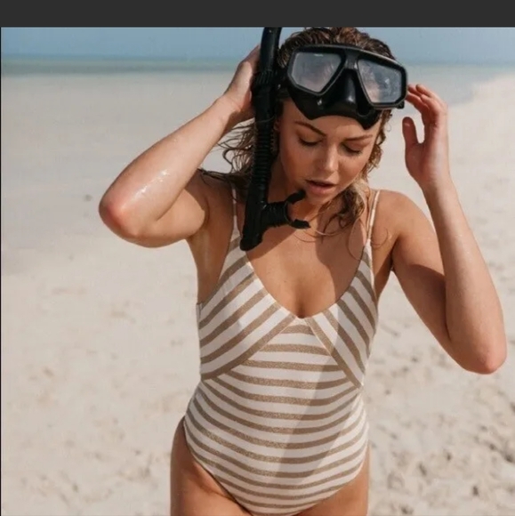 SPELL & THE GYPSY aggy one piece swimsuit medium NWOT - Picture 1 of 9